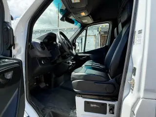 2019 Mercedes-Benz Sprinter Cargo Van 2500 High Roof V6 170" RWD