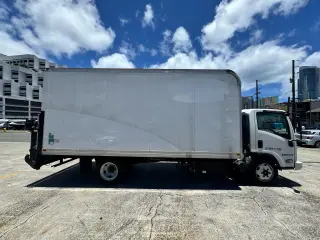 2022 Isuzu NRR