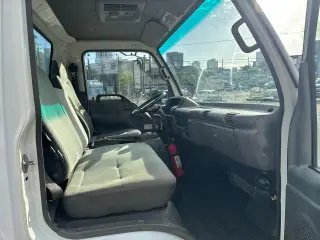 2003 Isuzu NPR HD