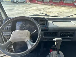 2003 Isuzu NPR HD