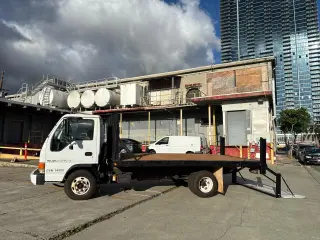 2003 Isuzu NPR HD