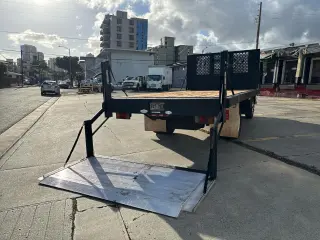 2003 Isuzu NPR HD