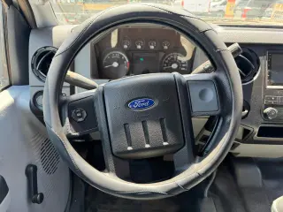 2013 Ford Super Duty F-250 SRW 4WD Crew Cab 156" Platinum