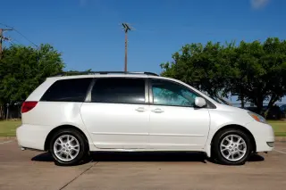 2004 Toyota Sienna XLE