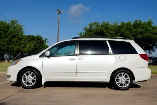 2004 Toyota Sienna XLE