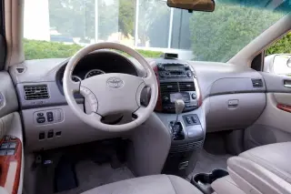 2004 Toyota Sienna XLE