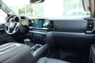 2022 Chevrolet Silverado 1500 4WD Crew Cab Short Bed LTZ