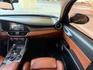 2017 Alfa Romeo Giulia Ti RWD