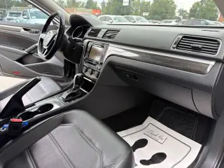 2018 Volkswagen Passat 2.0T SE