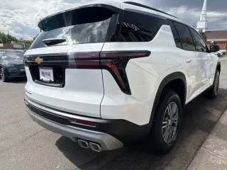 2026 Chevrolet Traverse AWD LT