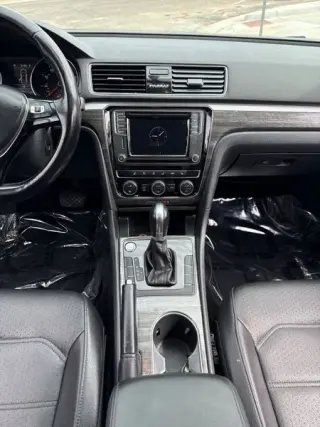 2018 Volkswagen Passat 2.0T SE