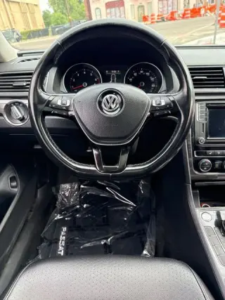 2018 Volkswagen Passat 2.0T SE