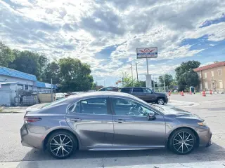 2024 Toyota Camry Hybrid SE
