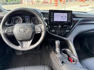 2024 Toyota Camry Hybrid SE