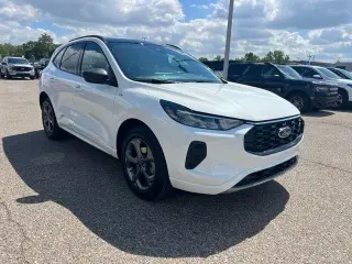 Ford Escape 2024 con tracción en las cuatro ruedas ST-Line 4dr SUV