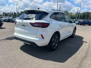 Ford Escape 2024 con tracción en las cuatro ruedas ST-Line 4dr SUV