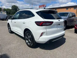 Ford Escape 2024 con tracción en las cuatro ruedas ST-Line 4dr SUV