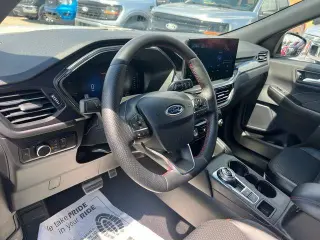 Ford Escape 2024 con tracción en las cuatro ruedas ST-Line 4dr SUV