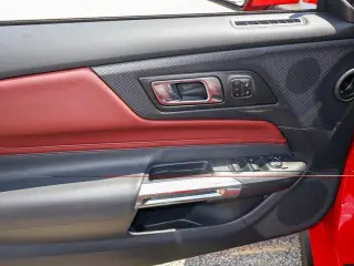 Ford Mustang 2025 EcoBoost Premium convertible 2 de dos lugares.