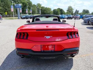 Ford Mustang 2025 EcoBoost Premium convertible 2 de dos lugares.