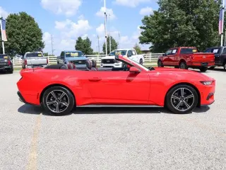Ford Mustang 2025 EcoBoost Premium convertible 2 de dos lugares.