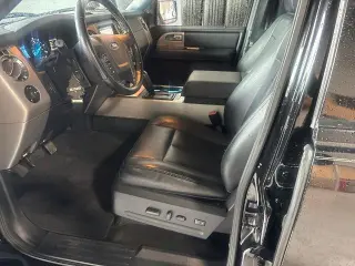 Ford Expedition 2017 4x4 XLT 4dr SUV
