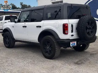 Ford Bronco 2023 4x4 Black Diamond 4dr SUV