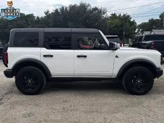 Ford Bronco 2023 4x4 Black Diamond 4dr SUV