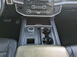 Ford Expedition 2024 4x2 XLT 4dr SUV