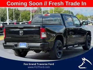 Ram 1500 2019 4x4 Big Horn 4dr Crew Cab con cabina de 5.6 pies de largo pickup