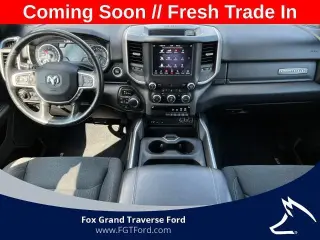Ram 1500 2019 4x4 Big Horn 4dr Crew Cab con cabina de 5.6 pies de largo pickup