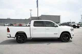 Ram 1500 2022 4x4 Laramie 4dr Crew Cab 5.6 ft. SB Pickup