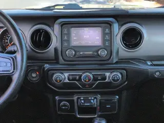 Jeep Gladiator 2021 4x4 Sport 4dr Cabina de Crew 5.0 ft. SB