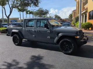 Jeep Gladiator 2021 4x4 Sport 4dr Cabina de Crew 5.0 ft. SB