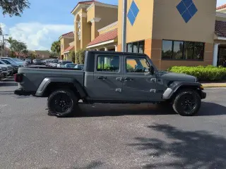 Jeep Gladiator 2021 4x4 Sport 4dr Cabina de Crew 5.0 ft. SB