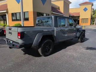 Jeep Gladiator 2021 4x4 Sport 4dr Cabina de Crew 5.0 ft. SB