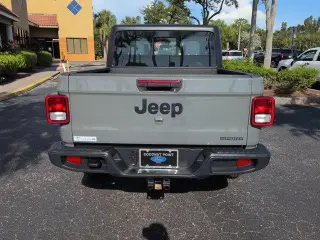 Jeep Gladiator 2021 4x4 Sport 4dr Cabina de Crew 5.0 ft. SB