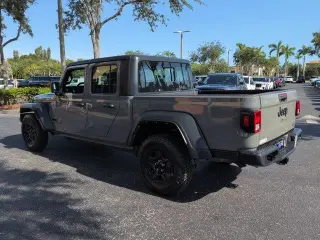 Jeep Gladiator 2021 4x4 Sport 4dr Cabina de Crew 5.0 ft. SB