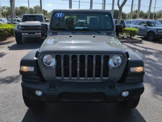 Jeep Gladiator 2021 4x4 Sport 4dr Cabina de Crew 5.0 ft. SB