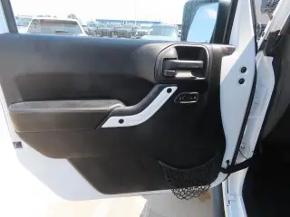 Jeep Wrangler Unlimited 2015 4x4 Sahara 4dr SUV