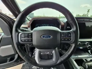 Ford F-150 2023 4x4 Lariat 4dr SuperCrew 5.5 ft. SB