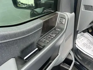 Ford F-150 2021 4x4 Lariat 4dr SuperCrew 5.5 ft. SB