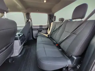 Ford F-150 2020 4x4 XL 4dr SuperCrew con cabina de 5,5 pies de largo.