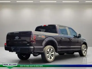 Ford F-150 2020 4x4 XL 4dr SuperCrew con cabina de 5,5 pies de largo.