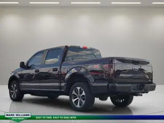 Ford F-150 2020 4x4 XL 4dr SuperCrew con cabina de 5,5 pies de largo.