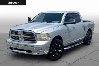 Ram 1500 2012 4x2 SLT 4dr Crew Cab 5.5 ft. SB Pickup