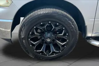 Ram 1500 2012 4x2 SLT 4dr Crew Cab 5.5 ft. SB Pickup