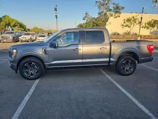 Fiesta de un Ford F-150 2023 4x2 Lariat 4dr SuperCrew 5.5 ft. SB