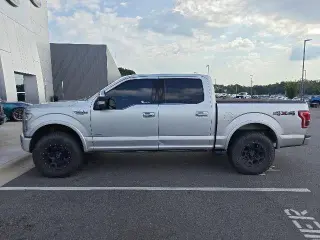 Ford F-150 2015 4x4 Platinum 4dr SuperCrew con 5.5 pies de ancho de carga.
