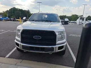 Ford F-150 2015 4x4 Platinum 4dr SuperCrew con 5.5 pies de ancho de carga.